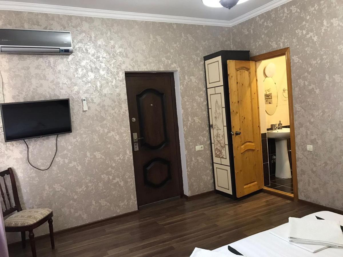 Гостевой Дом София 400 М До Моря Gagra Dış mekan fotoğraf