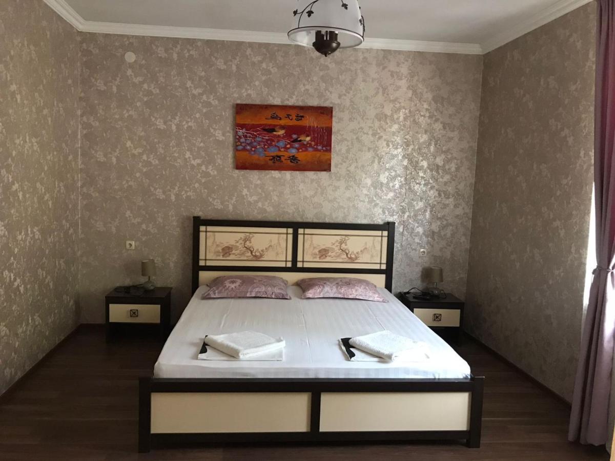 Гостевой Дом София 400 М До Моря Gagra Dış mekan fotoğraf