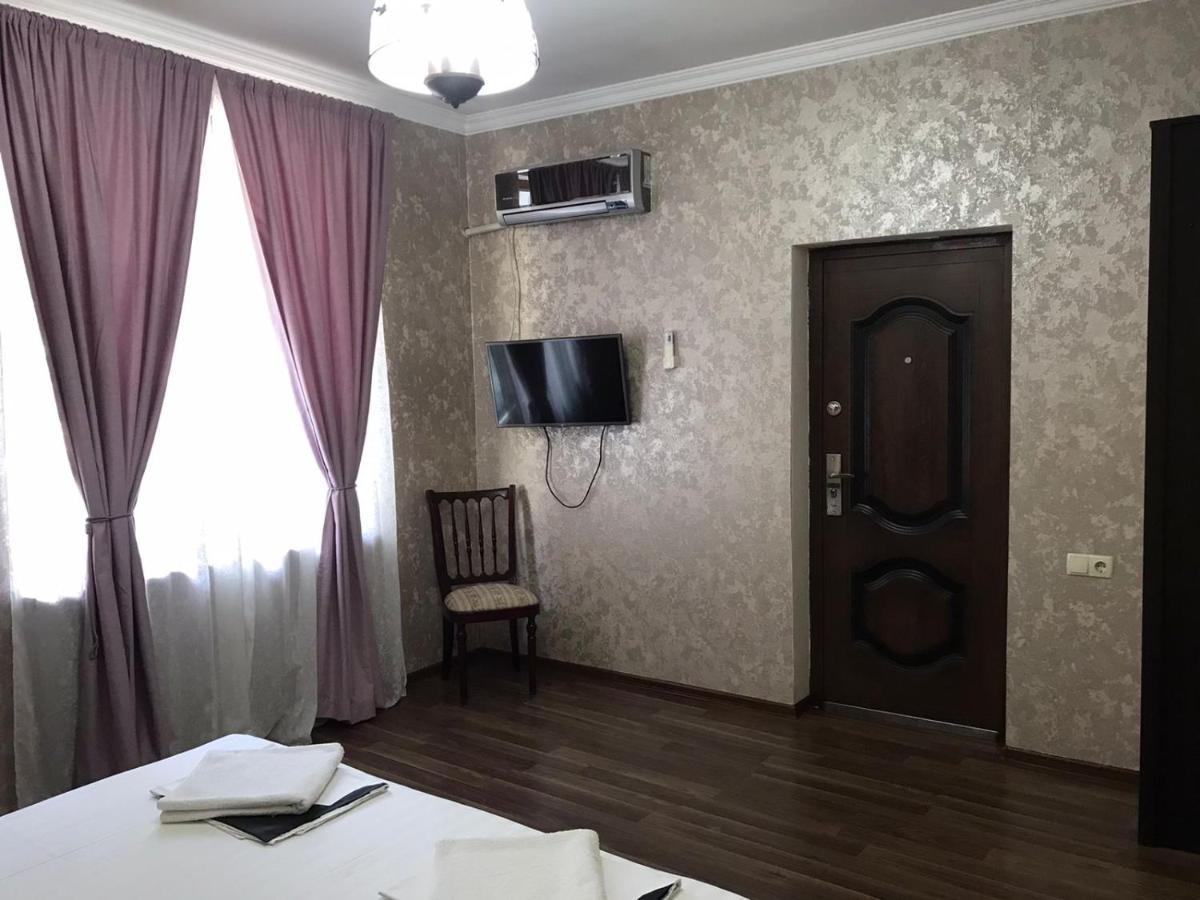 Гостевой Дом София 400 М До Моря Gagra Dış mekan fotoğraf