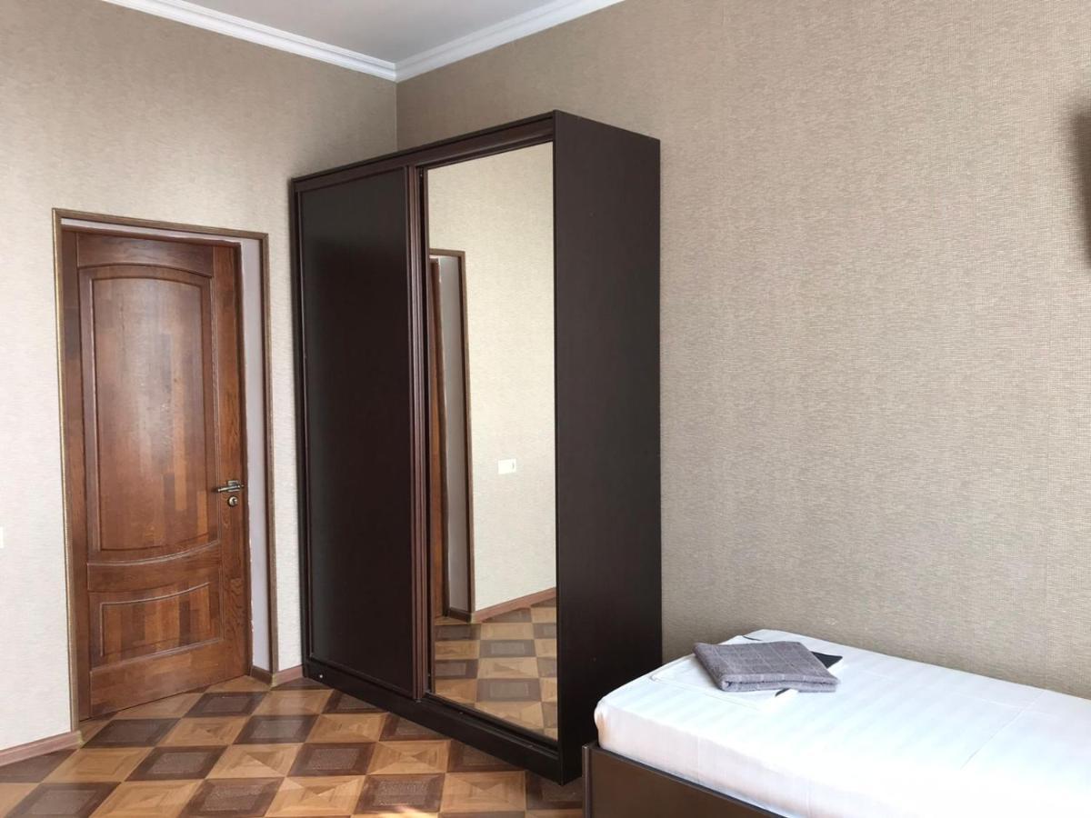 Гостевой Дом София 400 М До Моря Gagra Dış mekan fotoğraf